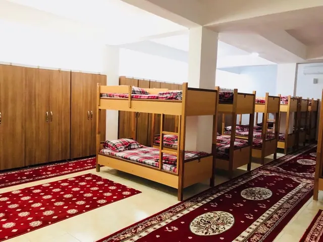 Geniş Yatakhane